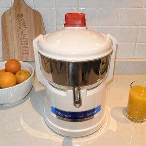 VTG Original Omega Juicer Model 1000 Fruit Vegetable Centrifugal Juicer White